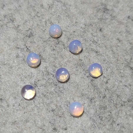 Opal Cabochon 4 mm, rund